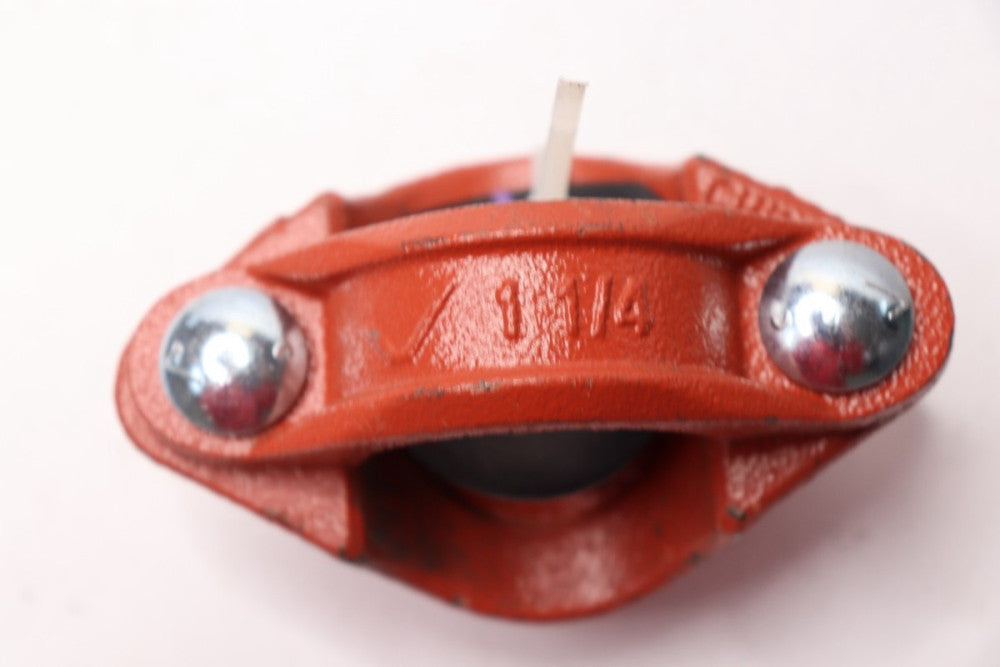 Victaulic Outlet T Style 922 Orange 1-1/4" x 1/2"