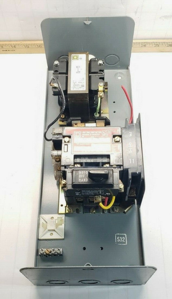 SQUARE D 30 AMP ENCLOSED LIGHTING CONTACTOR CLASS 8903 120 VAC COIL 8903SMG3