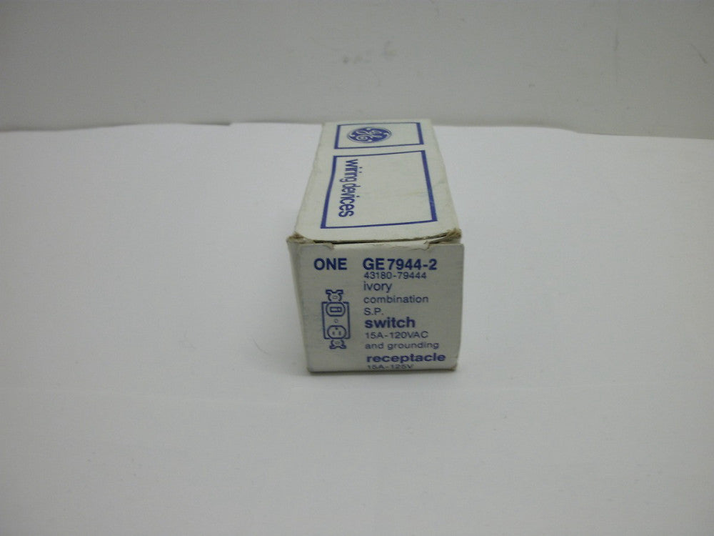 GENERAL ELECTRIC GE7944-2 COMBINATION S.P. SWITCH & RECEPTACLE 15 AMP NEW IN BOX