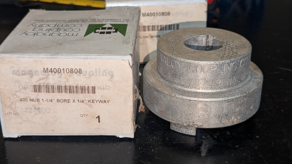(1) Magnaloy M40010808 Coupler 400 Hub 1-1/4" Bore x 1/4" Keyway NIB