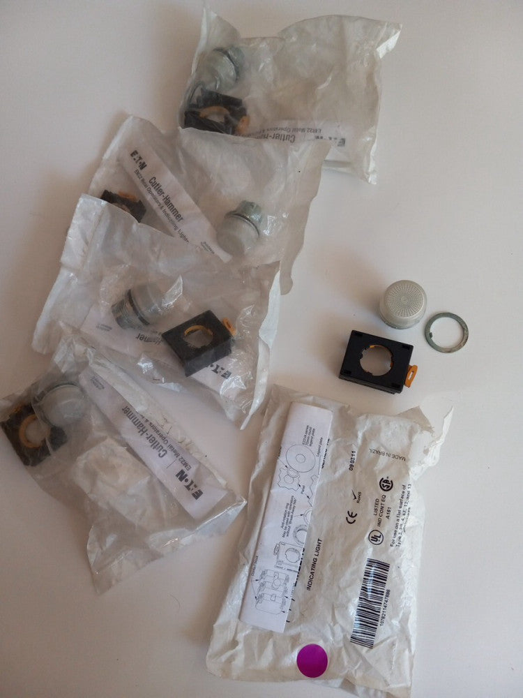 5 NIB CUTLER HAMMER EM22H5X92 INDICATING LIGHT W WHITE LENS