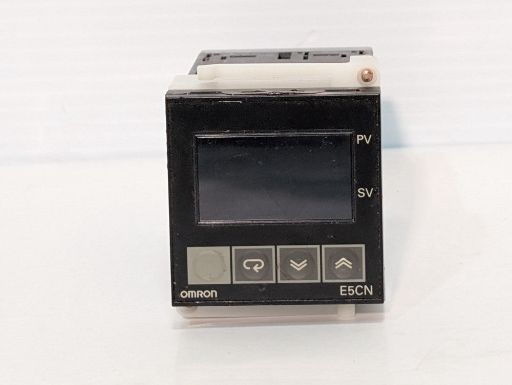 Omron E5CN-Q2MTC-500 Temperature Controller, Panel Mount, Screw Term., 100-240V