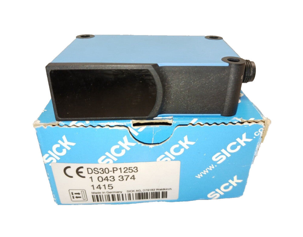 NEW SICK PHOTOELECTRIC SENSOR  DS30-P1253 / 1043374