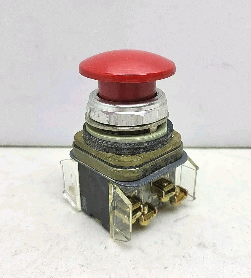 Allen Bradley 800T-D2R Mushroom Head Push Button Ser T Nema 4 13 Used