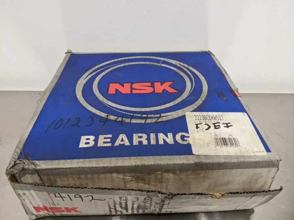 NSK 22228CDKW507 Spherical Roller Bearing 140 mm ID 250 mm OD 68 mm Width Tapere