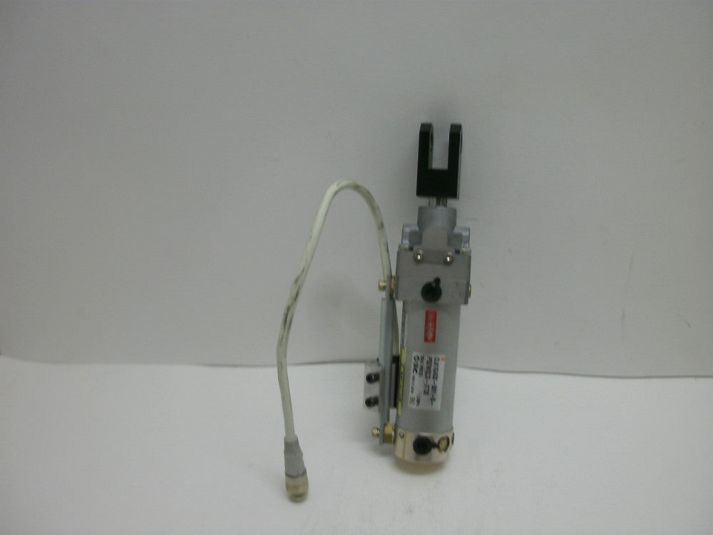 SMC CLK1GA32-50Y-B-P5DWSCS-X738 PNEUMATIC CYLINDER CLAMP W/LOCK AUTO SW NNB