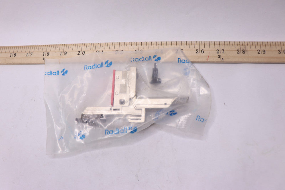 Radiall Rectangular Receptacle Connector QMBRN