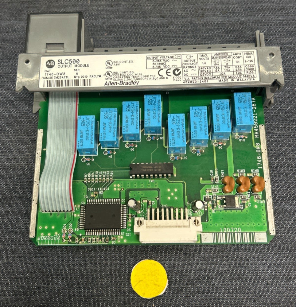 ALLEN BRADLEY OUTPUT MODULE SLC500  1746-OW8 SERIES A