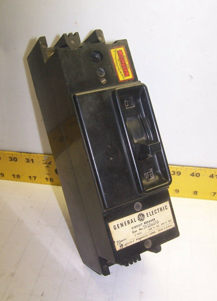 GE 70 AMP CIRCUIT BREAKER 600 VAC / 250 VDC 2 POLE  TF126070