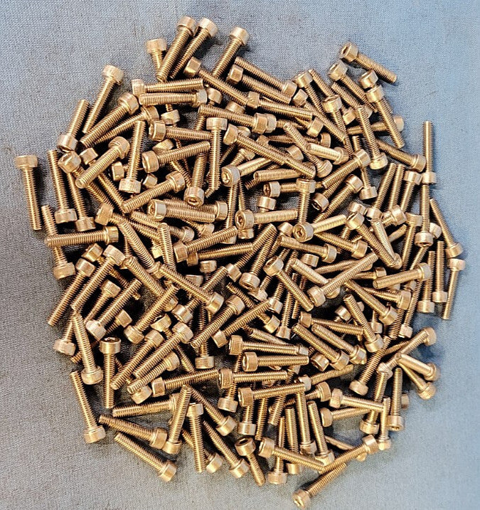 SOCKET HEAD CAP SCREW M4-0.7 X 20MM STAINLESS STEEL **LOT OF 165**