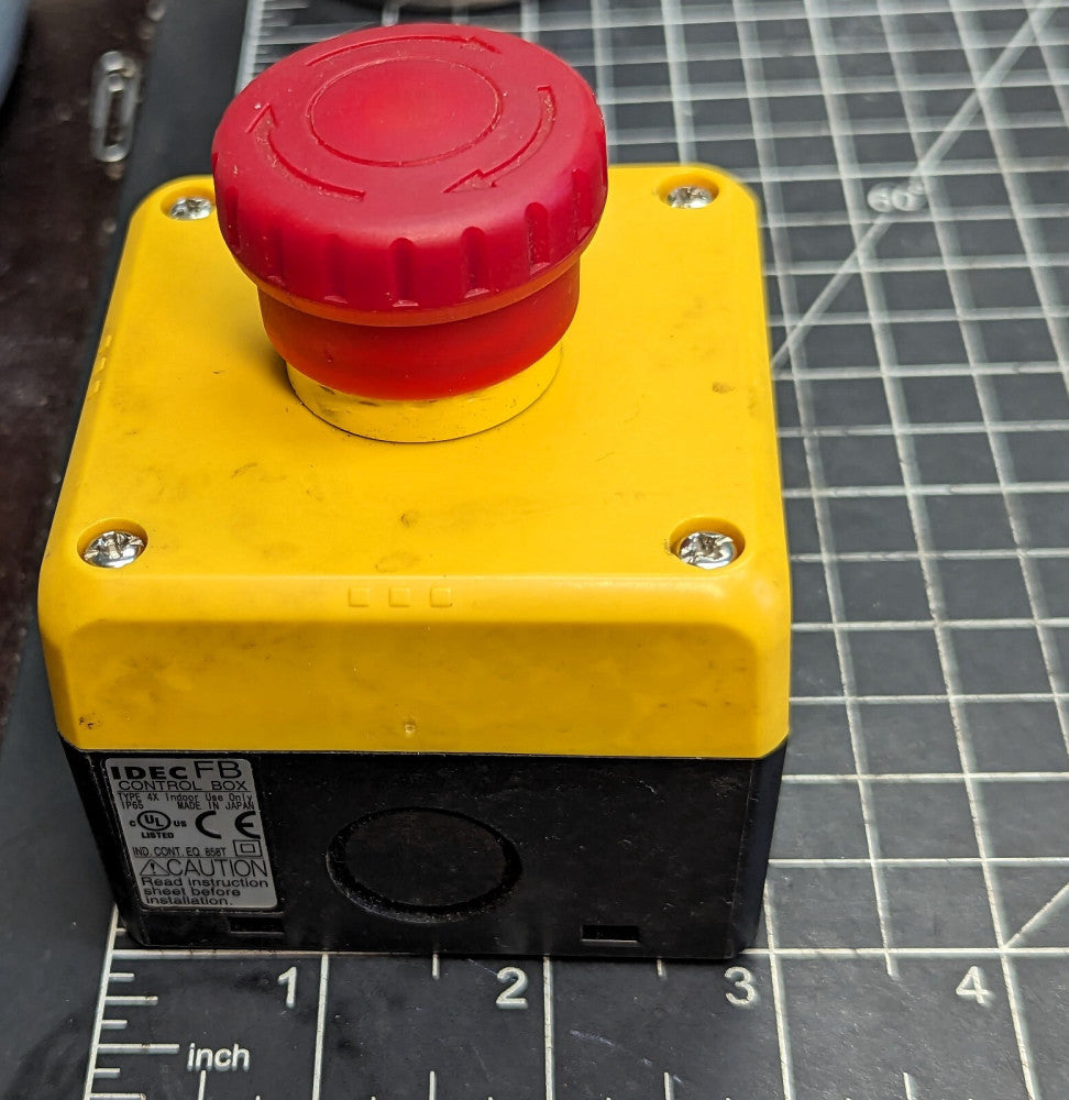 Idec Illuminated Emergency Stop Push to Stop Twist to Release [B8BC]