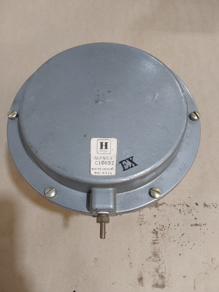 Honeywell MP953 C10832 Pneumatic Valve Actuator, Spring Range 4-11 PSI