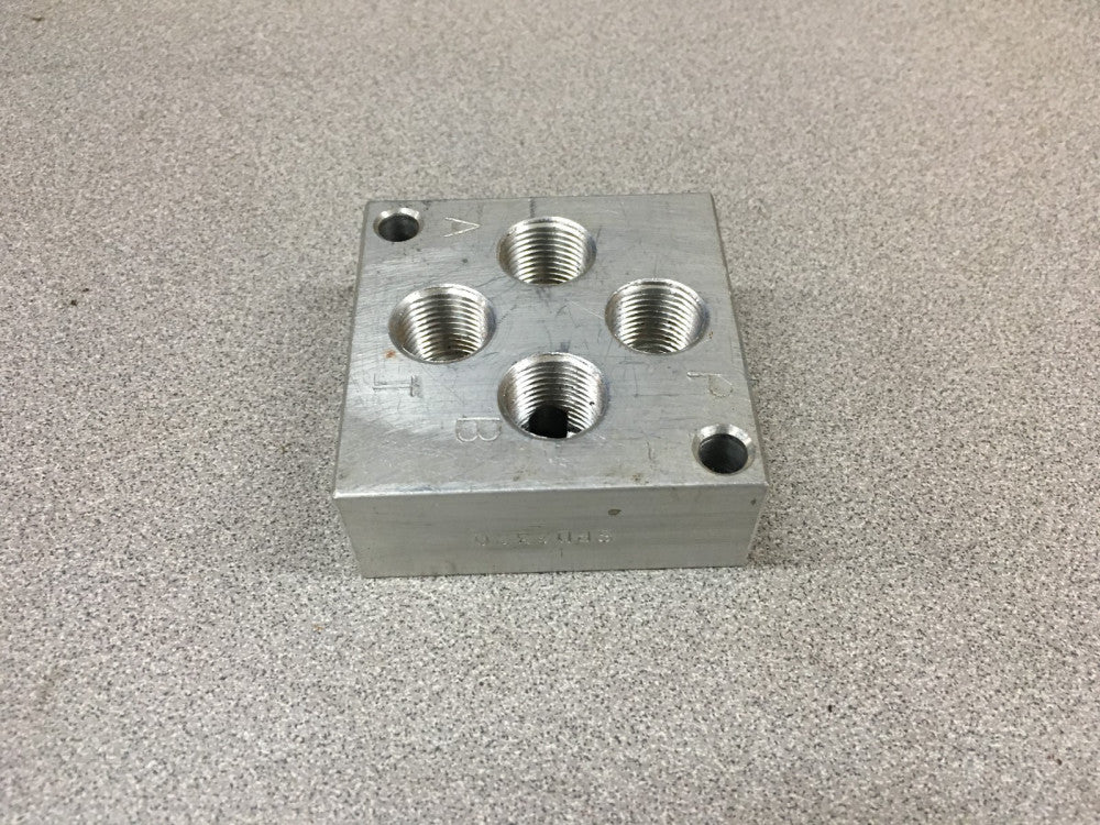NEW NO BOX SUN HYDRAULICS MANIFOLD SPD2320