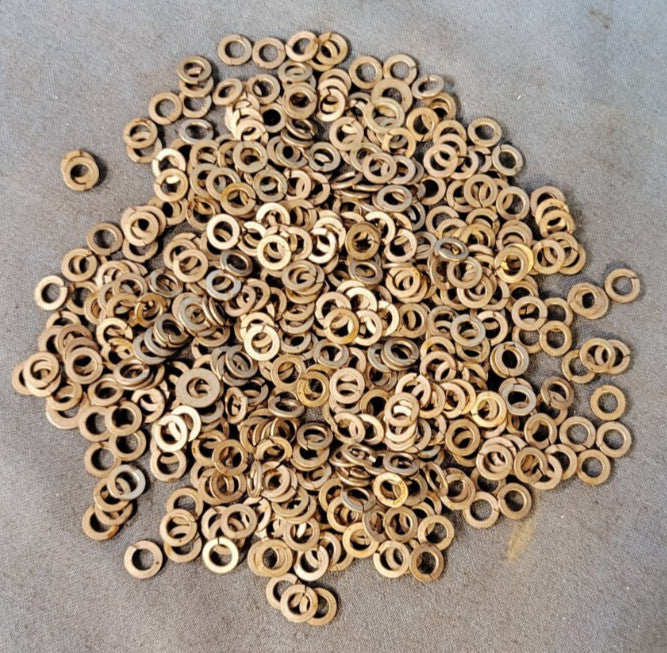 LOCK WASHER M4 SPRING STEEL  (LOT OF 900)