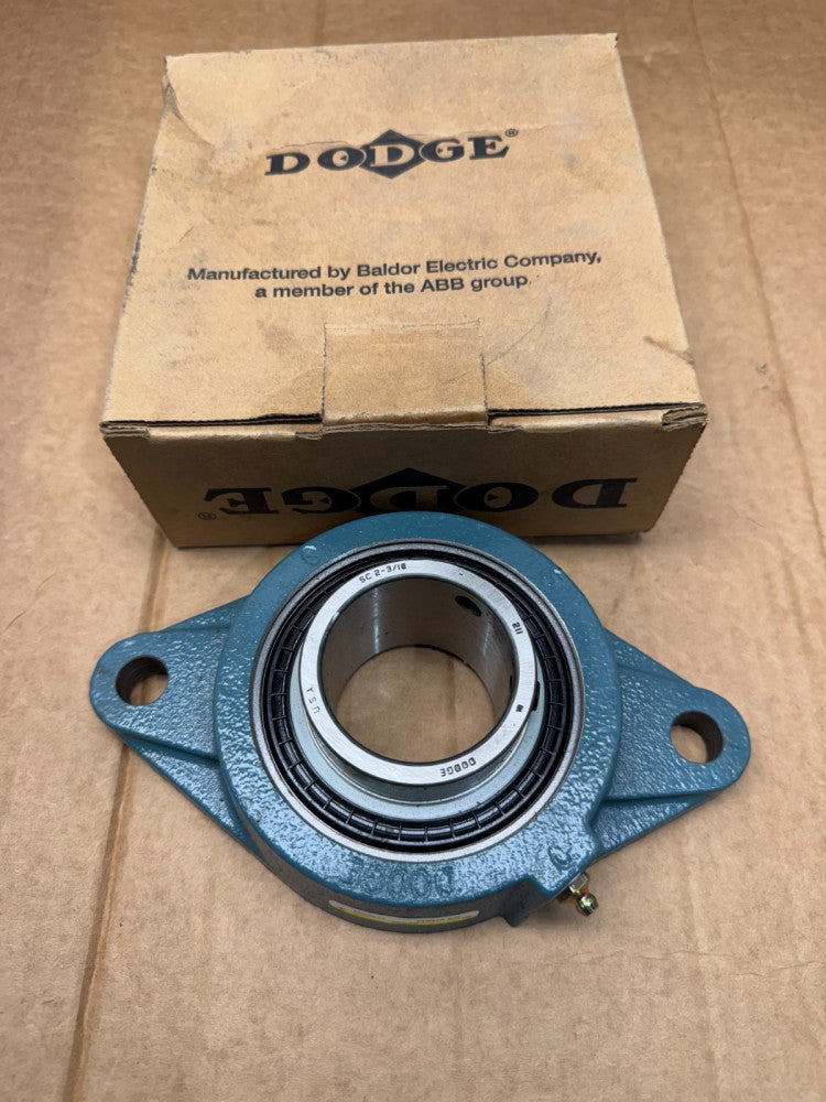 NEW IN BOX DODGE F2BSCED203 2-BOLT BEARING 2-3/16" BORE F2B-SCED-203 076044