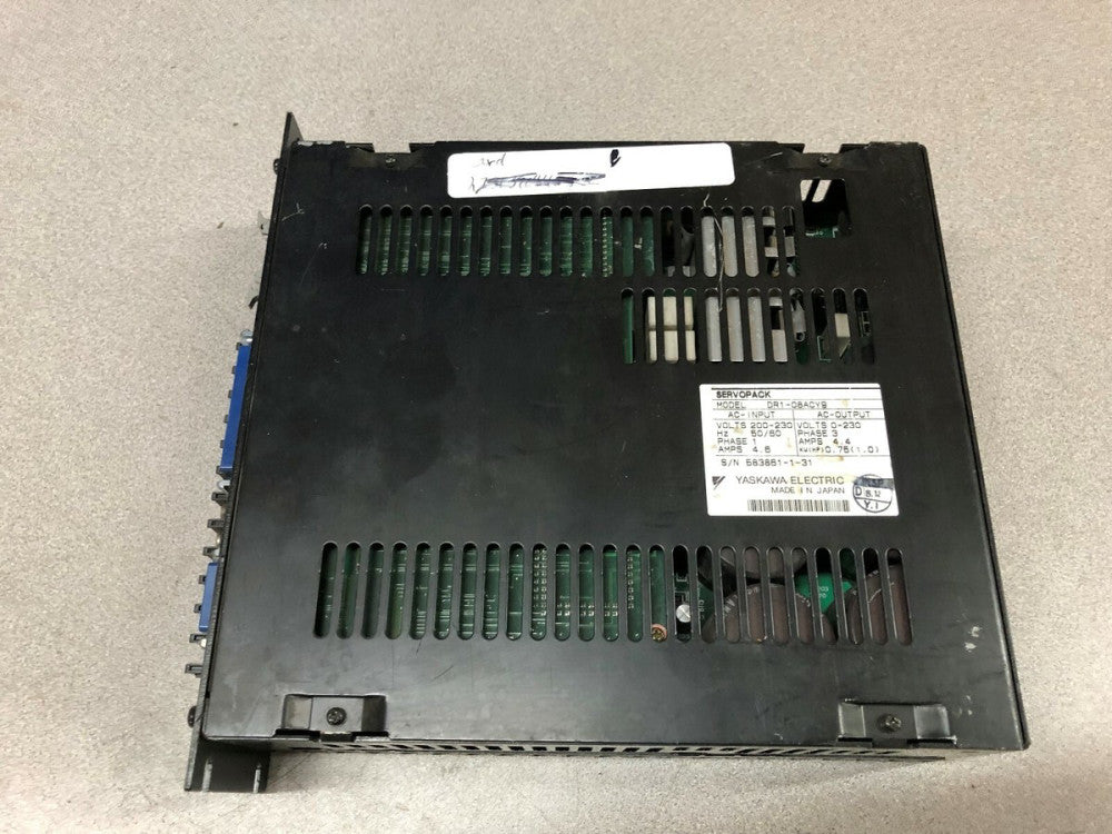 USED YASKAWA ELECTRIC SERVOPACK 200-230 VAC 1 PH 4.6 AMPS INPUT 0-230 VAC 3 PH O