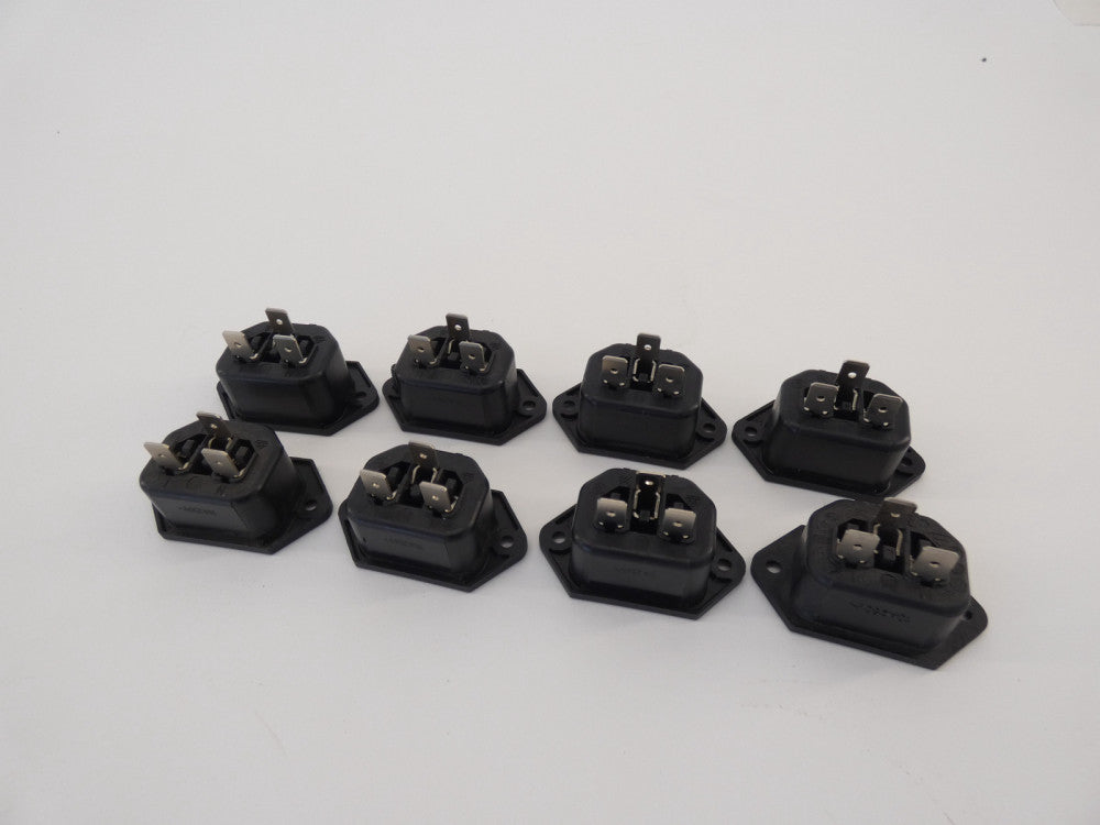 *Lot of 8* Female Socket 15A 250V - NEW Surplus!