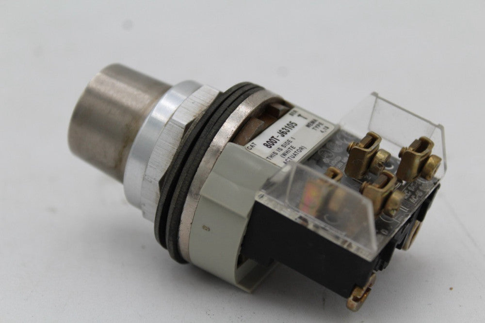 Allen-Bradley 800T-J63105 Ser. T Keyed Selector Switch *No Key*