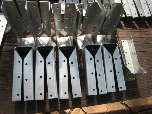 11 piece lot  Face Mount Joist Hanger ,No LUC26Z,  Simpson Strong Tie with NAILS