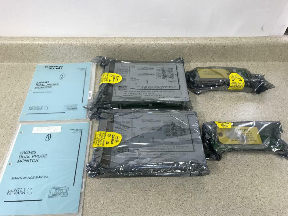 Bently Nevada Radial Vibrat Dual Probe 3300/65-03-01-00-01-00-00 NEW (Box of 2)
