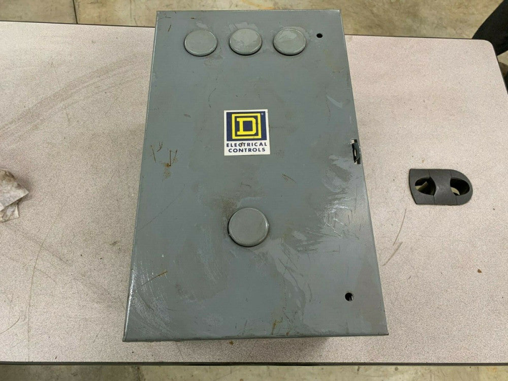 NEW NO BOX SQUARE D 8903 LH 20 LIGHTING CONTACTOR IN ENCLOSURE 8903 L0 20