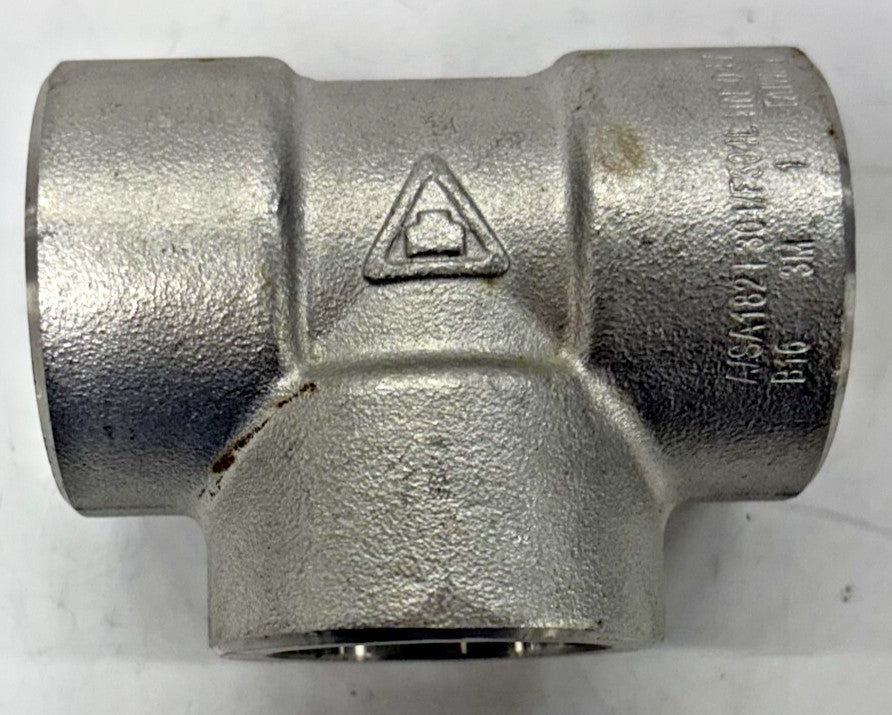 PIPE FITTING TEE A/SA182 F304/304L B16 N2465 STAINLESS STEEL PIPE SIZE 1" FEMALE