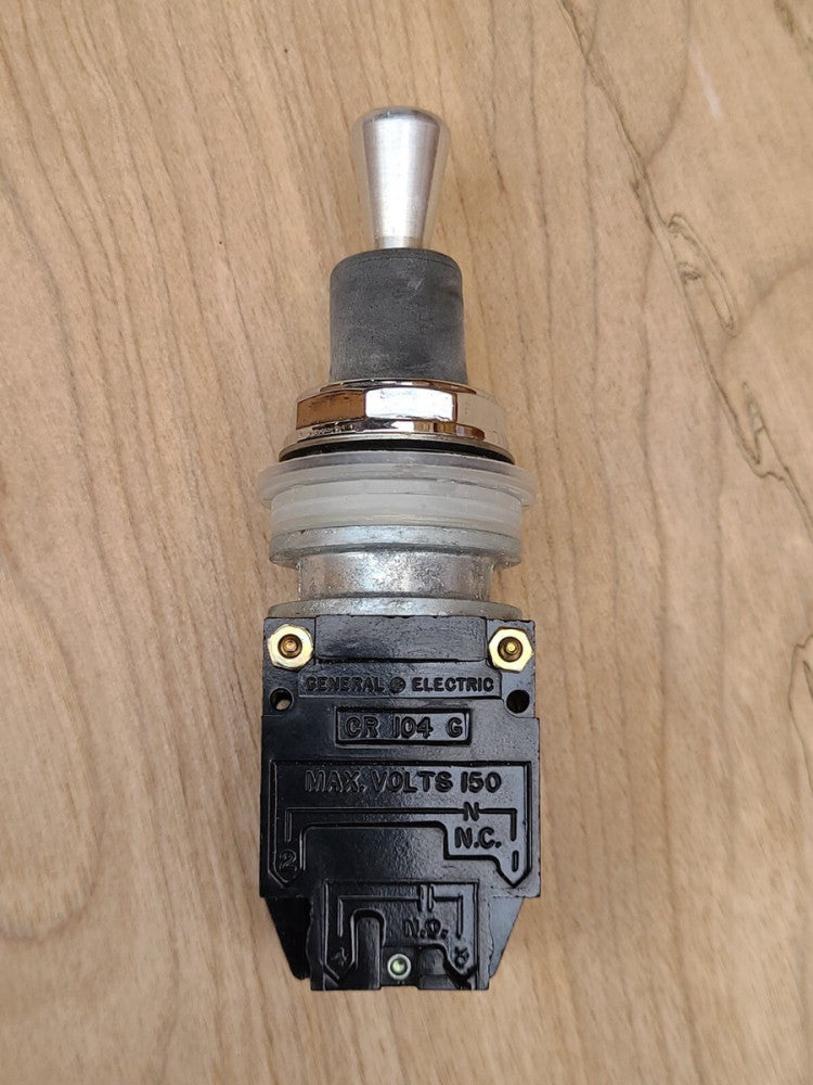 GE CR104G141 Oiltight Joy Stick Selector Switch 5 Position Momentary - no box