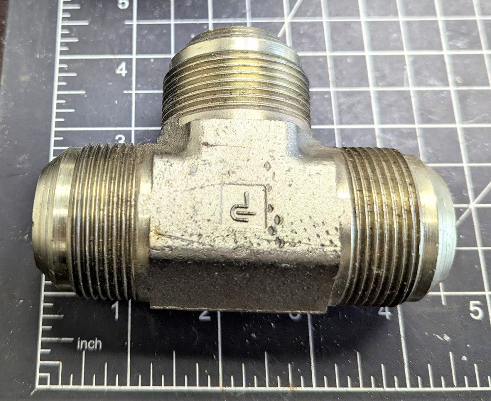 Parker Triple-Lok Union Tee 1-1/4" JIC/AN Male 37° Flare P/N 20 JXT-S [A4B3]