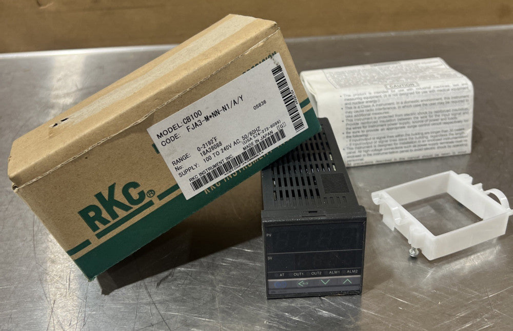 RKC CB100 TEMPERATURE CONTROLLER Nos Surplus