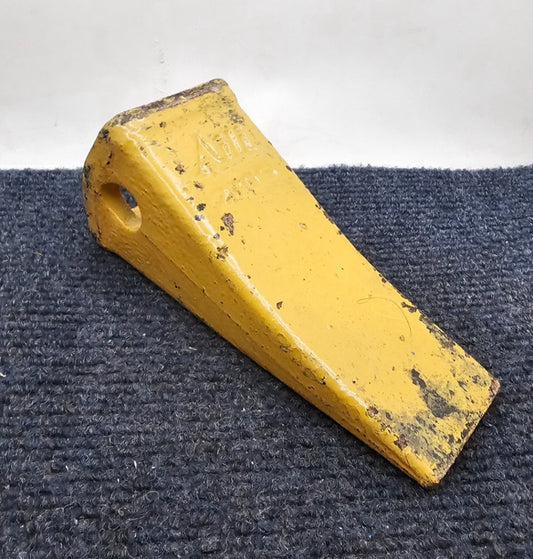 (QTY 2) AILI 230S: Standard Long Style Bucket Digging Teeth