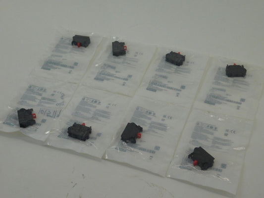 *Lot of 8* Siemens 3SU1400-1AA10-3CA0 Contact Block - NEW Surplus!