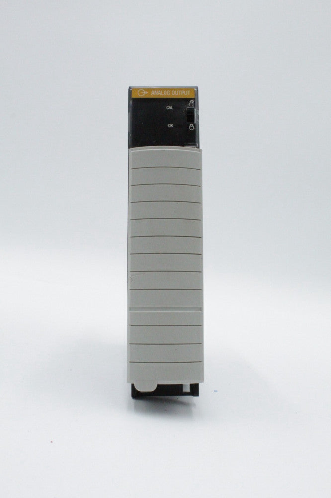 Allen-Bradley 1756-OF6CI/A Analog Isolated Output Module (Cracked Door)