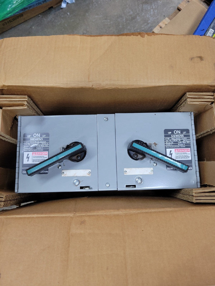 Siemens V7E3611R Double Fusible Vacu-Break Panelboard 30A 600VAC 3P NOS