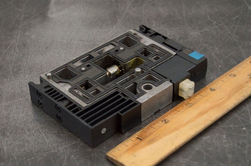 Festo CPV18-M1H-5LS-1/4 Pneumatic Solenoid Valve Manifold Control Block