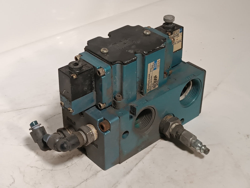 Mac Valves 6521B-513 PM-504DA Manifold Mounted 3-Position Solenoid Valve