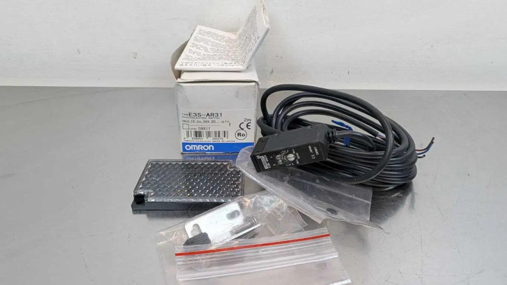 Omron E3S-AR31 Photoelectric Switch 2m 10-30VDC