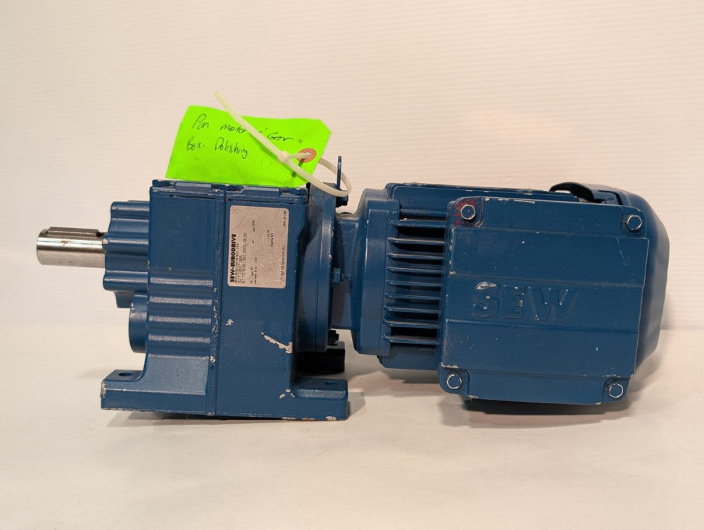Sew-Eurodrive R27DRS71M4 Gear Motor, 1690/87rpm, 0.75hp, 3 Phase, TEFC, IP54