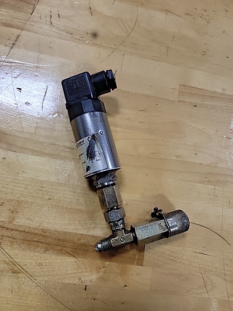 HUBA CONTROL 500.954002142 PRESSURE TRANSMITTER 18.0-33.0VDC