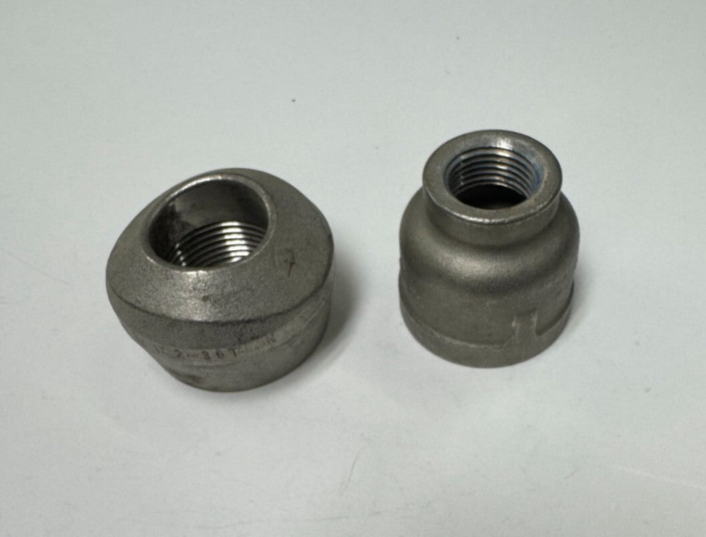 ASSORTED UNBRANDED STAINLESS STEEL PIPE COUPLINGS MB-316 (LOT OF 2)