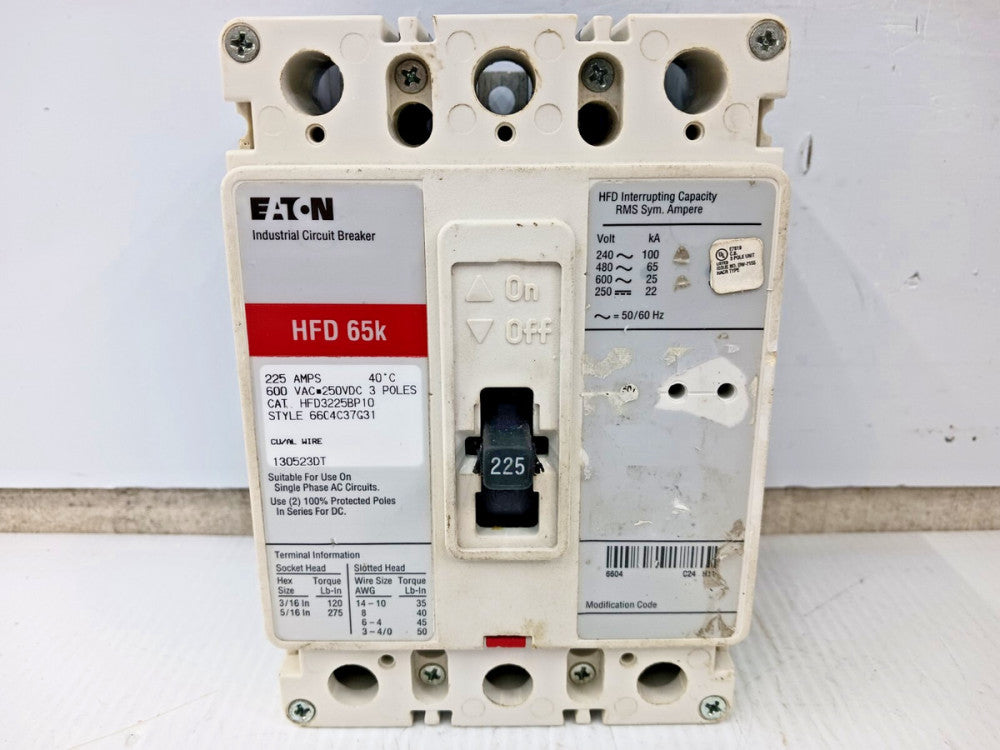 Eaton 225 Amp Circuit Breaker 3 Pole 600 VAC / 250 VDC 65kA HFD3225BP10 (Flaw)
