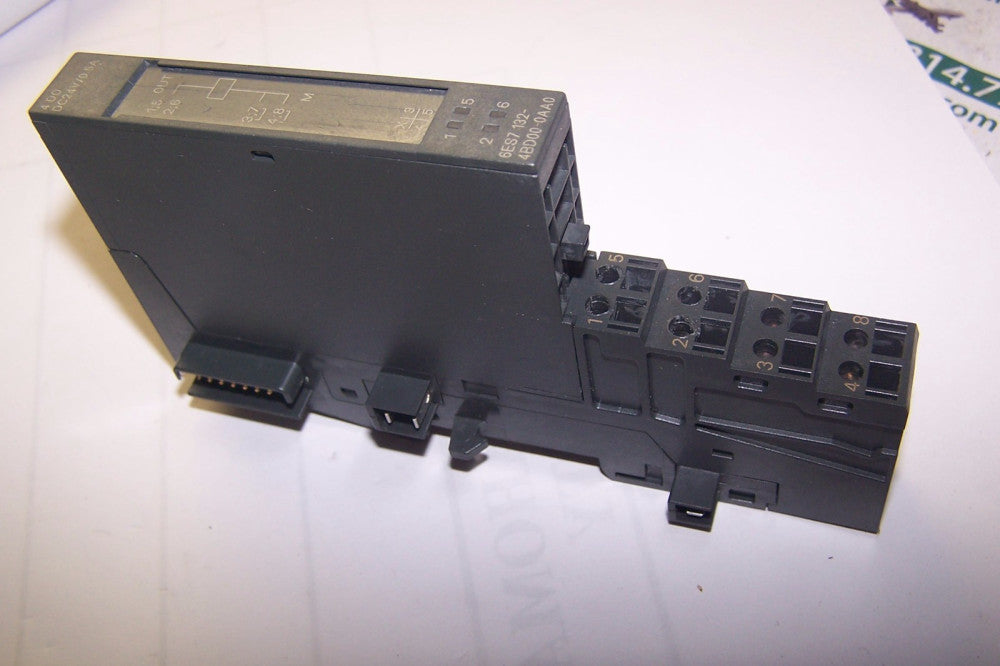 SIEMENS SIMATIC S7 6ES7 132-4BD00-0AA0 MODULE WITH 6ES7 193-4CB20-0AA0 BASE