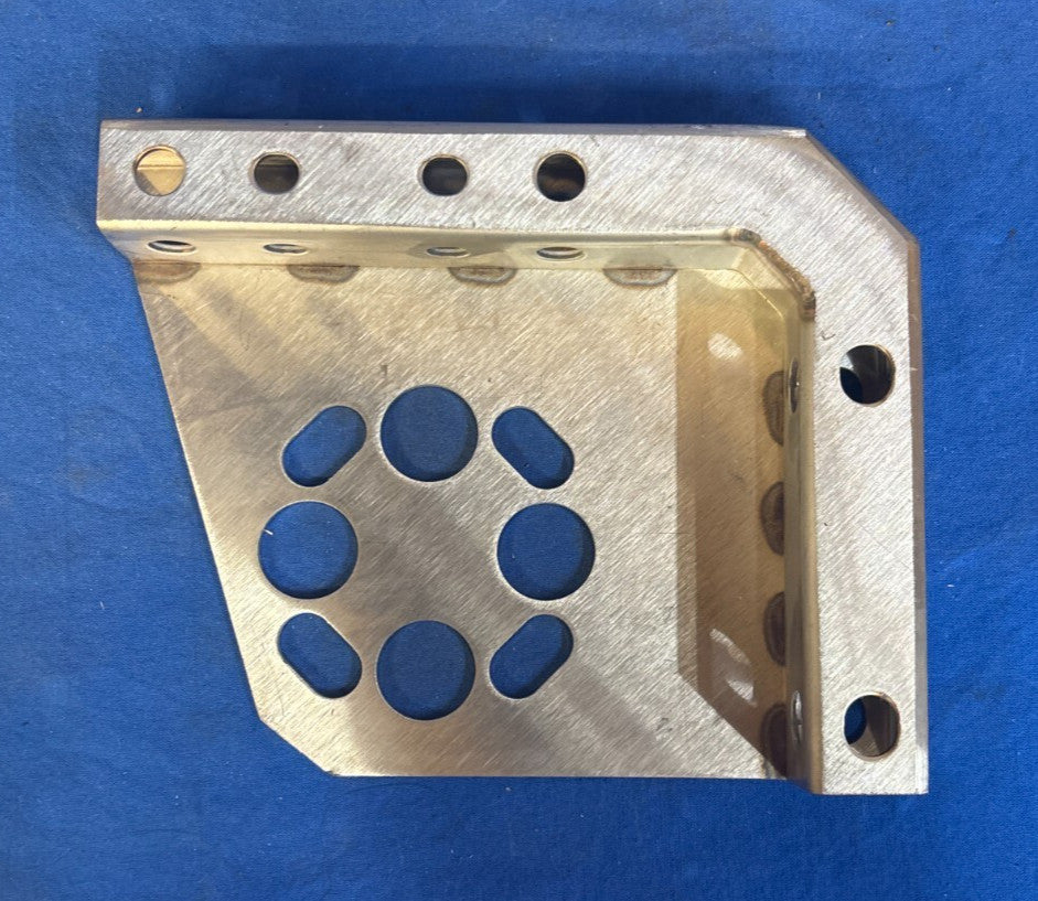UNBRANDED CORNER MOUNTING BRACKET