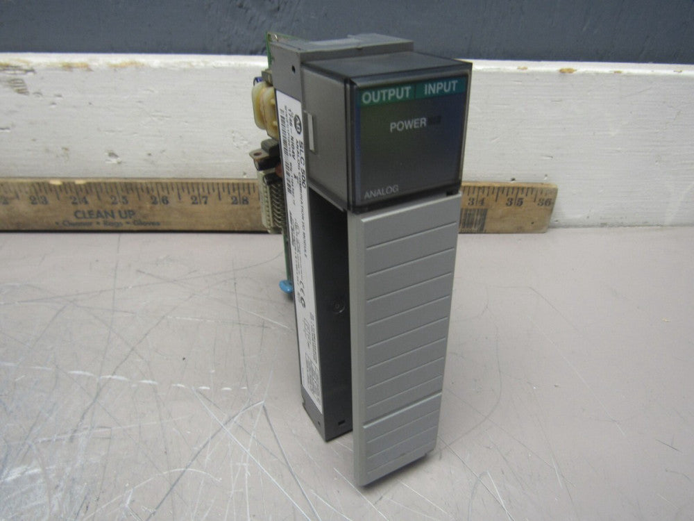 ALLEN BRADLEY 1746-NIO4V SER-A ANALOG COMBINATION I/O MODULE XLNT USED TAKEOUT!!