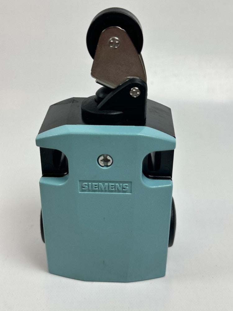 Siemens 3SE5122-OCE01 Roller Lever Limit Switch 400V IP 66/67 - New Fast Ship
