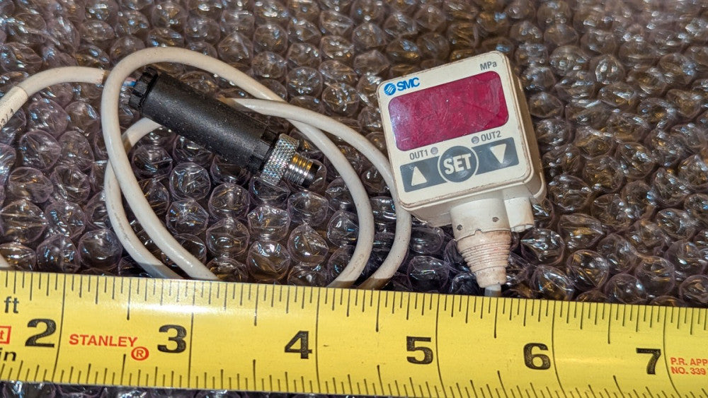 SMC Digital Pressure Switch ISE40-01-22 Used