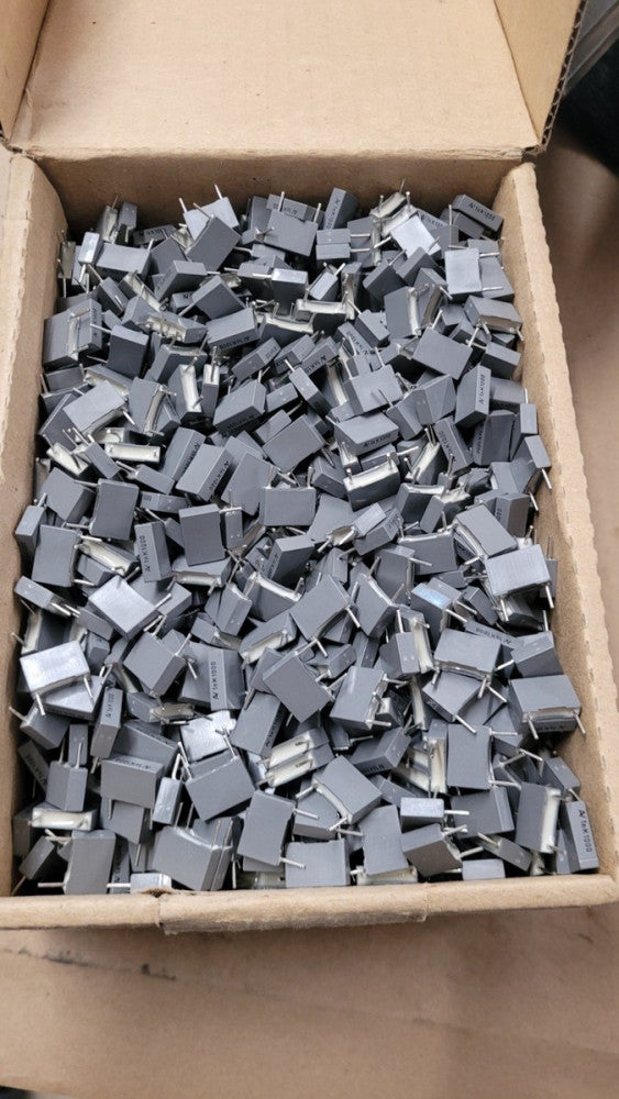 Box Of 2000 AV Italy Arcotronics R60102K1000B 1000PF Capacitors 1000VDC