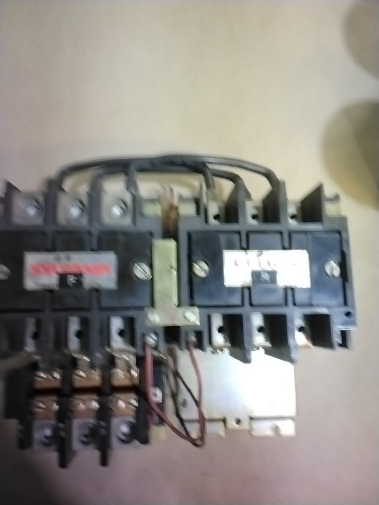 CLARK AOSmith T30U033 TM Size 3 3Ph Reversing Starter 120V Coil (Missing Screws)