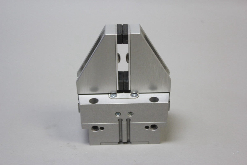 UNUSED FESTO PNEUMATIC ROBOT GRIPPER HGPT-35-A-B 560210
