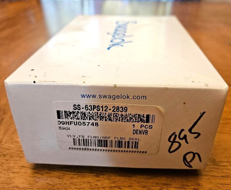 Swagelok SS-63PS12-2839 3/4 Inch Ball Valve (Brand New, Original Box)