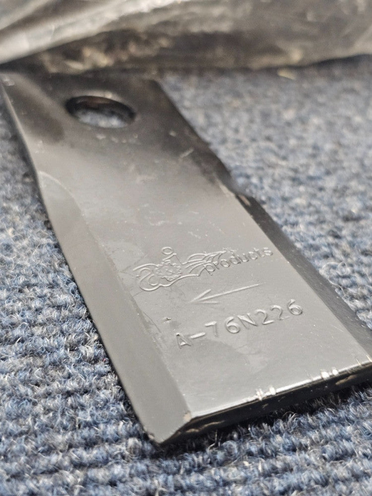 (25 PCS) A&I A-76N226 Right Side Mower Blades fits John Deere 265 270 275 R160